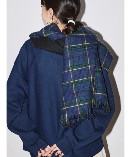 AMERICAN HOLIC（アメリカンホリック）の「チェック×ソリッドリバーシブルマフラー（ストール/ショール・レディース・ネイビー/ベージュ・FREE）」の10枚目の写真