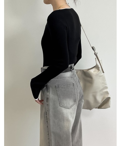 Re:EDIT（リエディ）の「[2025AW COLLECTION][新色追加][販売枚数4万枚！][二の腕すっきり]クルーネックフレアスリーブ配色リブニットトップス（ニット/セーター・レディース・ブラック系/ライトグレー系/アイボリー系/ベージュ系/ブラック/ホワイト系その他/モカ/アイボリー/ホワイト系/グレー/ピンク系/ブラウン系・LARGE/MEDIUM）」の19枚目の写真