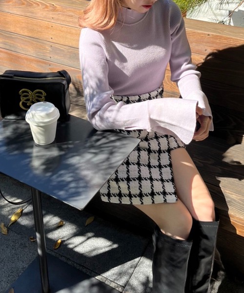 one after another NICE CLAUP（ワンアフターアナザーナイスクラップ）の「手元を華やかに見せる。ベルスリーブハイネックニット（ニット/セーター・レディース・アイボリー/ブラック/ラベンダー/ベージュ・FREE）」の18枚目の写真