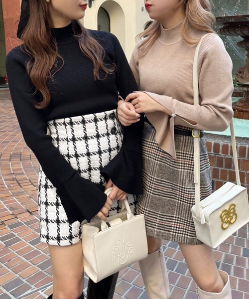 one after another NICE CLAUP（ワンアフターアナザーナイスクラップ）の「手元を華やかに見せる。ベルスリーブハイネックニット（ニット/セーター・レディース・アイボリー/ブラック/ラベンダー/ベージュ・FREE）」の20枚目の写真