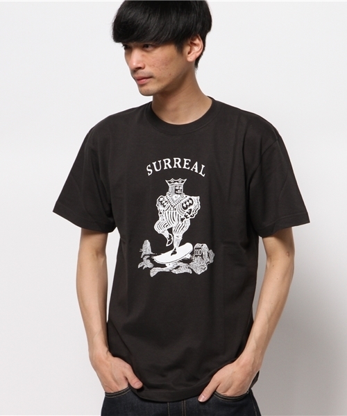 SURREAL(シュルリアル)の「MAKOTO(Tシャツ/カットソー・メンズ・モスグリーン/スミクロ/ホワイト・SMALL/LARGE/MEDIUM)」の1枚目の写真