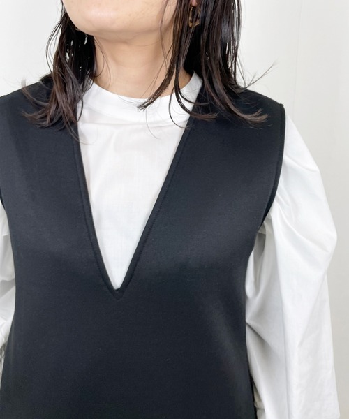 Meli rich（メリーリッチ）の「Vネックジャンパースカート（ジャンパースカート・レディース・アイボリー/イエロー/カーキ/ブラック/グレイッシュベージュ・MEDIUM）」の8枚目の写真