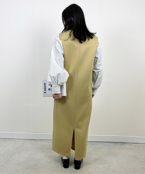 Meli rich（メリーリッチ）の「Vネックジャンパースカート（ジャンパースカート・レディース・アイボリー/イエロー/カーキ/ブラック/グレイッシュベージュ・MEDIUM）」の21枚目の写真