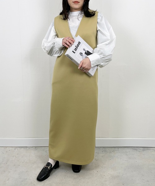 Meli rich（メリーリッチ）の「Vネックジャンパースカート（ジャンパースカート・レディース・アイボリー/イエロー/カーキ/ブラック/グレイッシュベージュ・MEDIUM）」の19枚目の写真