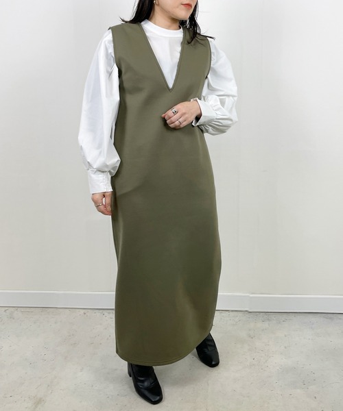 Meli rich（メリーリッチ）の「Vネックジャンパースカート（ジャンパースカート・レディース・アイボリー/イエロー/カーキ/ブラック/グレイッシュベージュ・MEDIUM）」の15枚目の写真