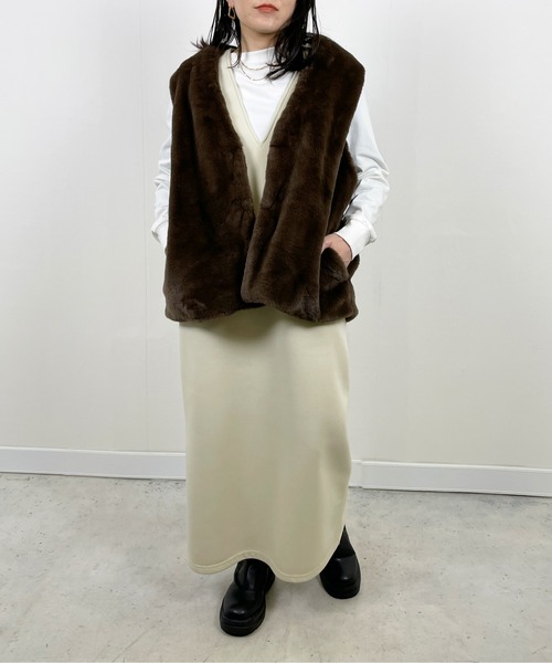 Meli rich（メリーリッチ）の「Vネックジャンパースカート（ジャンパースカート・レディース・アイボリー/イエロー/カーキ/ブラック/グレイッシュベージュ・MEDIUM）」の10枚目の写真