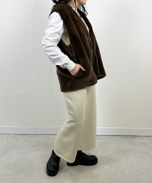 Meli rich（メリーリッチ）の「Vネックジャンパースカート（ジャンパースカート・レディース・アイボリー/イエロー/カーキ/ブラック/グレイッシュベージュ・MEDIUM）」の12枚目の写真