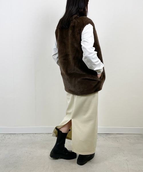 Meli rich（メリーリッチ）の「Vネックジャンパースカート（ジャンパースカート・レディース・アイボリー/イエロー/カーキ/ブラック/グレイッシュベージュ・MEDIUM）」の13枚目の写真