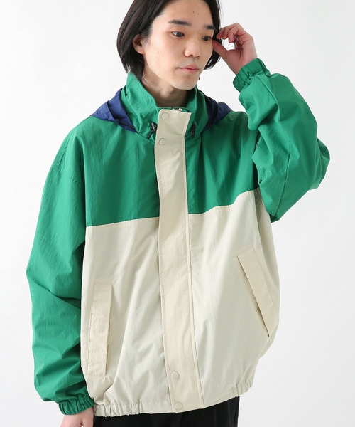 URBAN RESEARCH Sonny Label（アーバンリサーチサニーレーベル）の「バイカラースケーターズジャケット（ナイロンジャケット・メンズ・ホワイト系その他/ブラック系その他・MEDIUM/LARGE）」の3枚目の写真