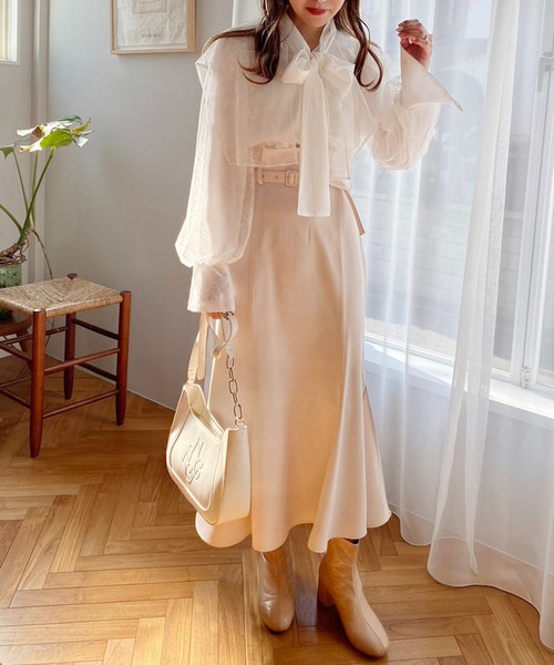 one after another NICE CLAUP(ワンアフターアナザーナイスクラップ)の「【襟取り外し可能】マルチウェイリボンブラウス(シャツ/ブラウス・レディース・ホワイト系その他/オフホワイト/グレー系その他/ピンクベージュ/アイボリー系・FREE)」の11枚目の写真