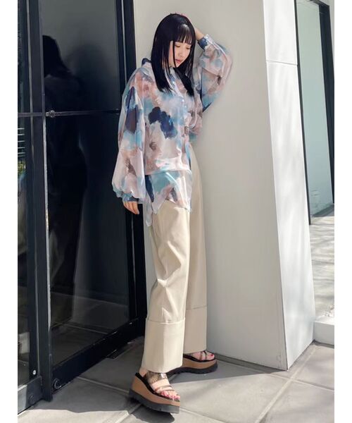 MURUA（ムルーア）の「【WEB限定】ニュアンスプリントオーバーシャツ（シャツ/ブラウス・レディース・ブルー/グリーン・FREE）」の15枚目の写真