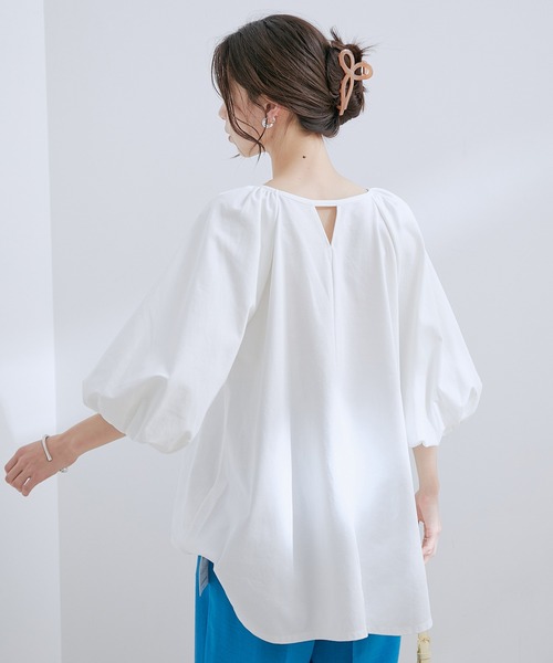 VIS(ビス)の「【洗える】ボリュームスリーブチュニックトップス(Tシャツ/カットソー・レディース・ブラック/ブラウン系その他2/オフホワイト・FREE)」の4枚目の写真