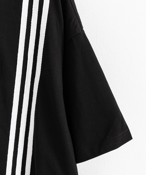Ressaca(レサーカ)の「オーバーサイズ ワンポイントロゴ ラインプリント クルーネック半袖Tシャツ(Tシャツ/カットソー・メンズ・イエロー/レッド/ホワイト/ブラック・M/L/XL)」の7枚目の写真