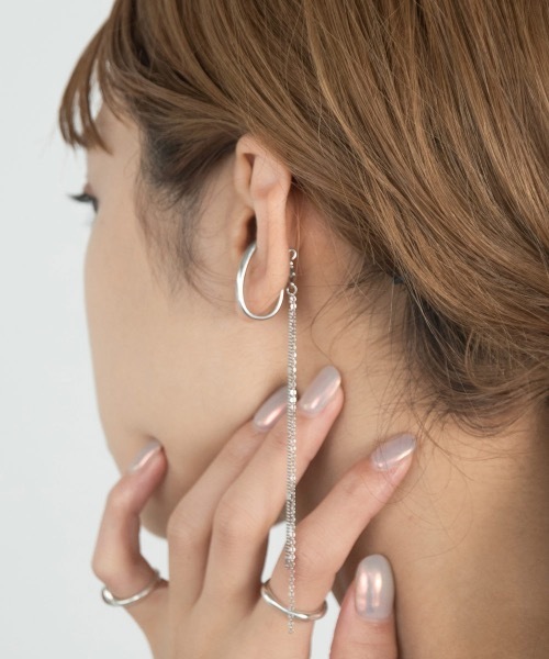 lawgy(ラウジー)の「chain 2way ear cuff(イヤーカフ・レディース・シルバー/ゴールド・FREE)」の4枚目の写真