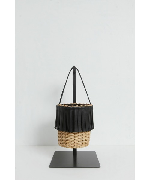 &. NOSTALGIA（アンドドットノスタルジア）の「フリンジエコラタンバッグ（かごバッグ・レディース・ブラック・FREE）」の3枚目の写真