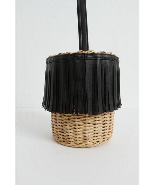 &. NOSTALGIA（アンドドットノスタルジア）の「フリンジエコラタンバッグ（かごバッグ・レディース・ブラック・FREE）」の8枚目の写真