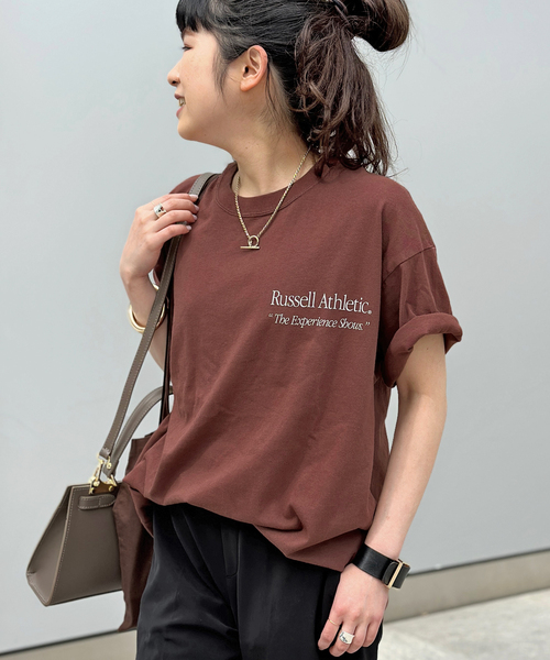 Russell Athletic（ラッセルアスレティック）の「【RUSSELL ATHLETIC/ラッセル・アスレティック】Graphic T-sh（Tシャツ/カットソー・レディース・ブラウン/ネイビー/アイボリー・FREE）」の3枚目の写真
