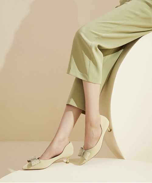 SAISON DE PAPILLON（セゾンドパピヨン）の「ポインテッドトゥビジューリボンパンプス（パンプス・レディース・ライトイエロー/アイボリー・22.5/22/24.5/24/23.5/23/25）」の14枚目の写真