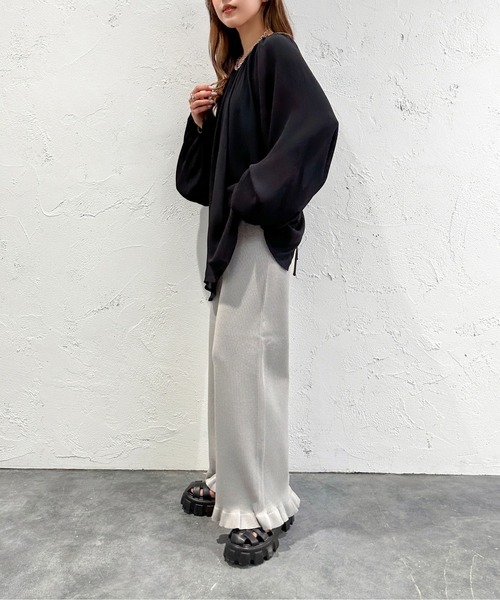 apres jour mignon(アプレジュールミニョン)の「2WAYシアーボリュームブラウス(シャツ/ブラウス・レディース・ブラック/アイボリー/ブルー・X-LARGE/フリー)」の13枚目の写真