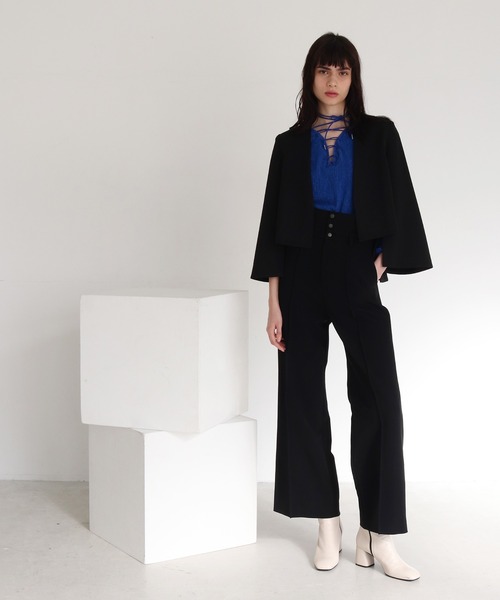 DRESSLAVE(ドレスレイブ)の「slit sleeve cape jacket(スリットスリーブケープジャケット)(ノーカラージャケット・レディース・ホワイト/ブラック・38)」の11枚目の写真