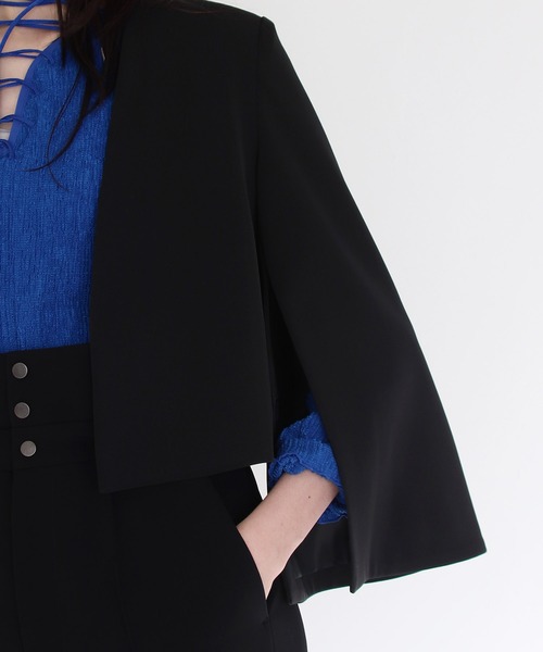 DRESSLAVE(ドレスレイブ)の「slit sleeve cape jacket(スリットスリーブケープジャケット)(ノーカラージャケット・レディース・ホワイト/ブラック・38)」の14枚目の写真