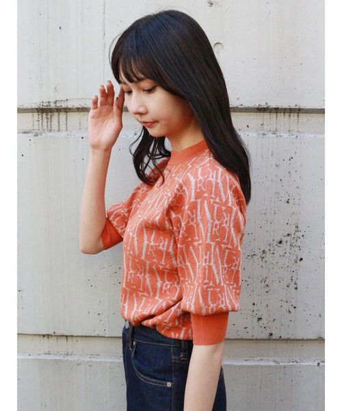 MURUA(ムルーア)の「フォントパターンニット(ニット/セーター・レディース・ベージュ/オレンジ/ブラック・FREE)」の9枚目の写真