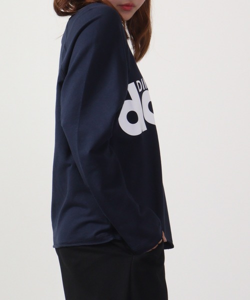 DIMENSIONE danza（ディメンシオーネ ダンツァ）の「DIMENSIONE danza オーバーサイズロゴプリントクルー（スウェット・レディース・ブルー/ブラック・XS/S）」の15枚目の写真