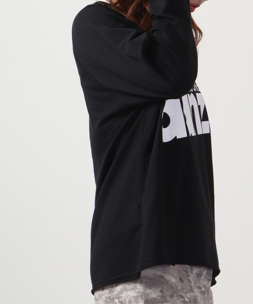 DIMENSIONE danza（ディメンシオーネ ダンツァ）の「DIMENSIONE danza オーバーサイズロゴプリントクルー（スウェット・レディース・ブルー/ブラック・XS/S）」の6枚目の写真