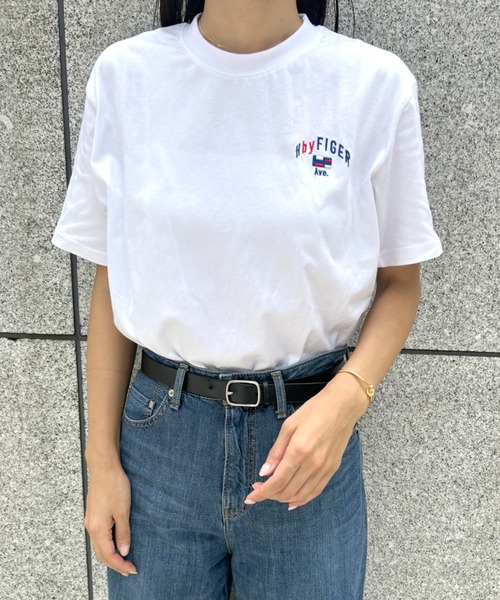 Niell(ニール)の「【H by FIGER/エイチ バイ フィガー】刺繍ロゴ 半袖 Tシャツ(Tシャツ/カットソー・レディース・ホワイト/ブラック・M/L/XL)」の2枚目の写真
