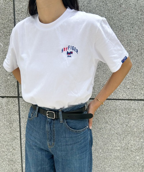 Niell(ニール)の「【H by FIGER/エイチ バイ フィガー】刺繍ロゴ 半袖 Tシャツ(Tシャツ/カットソー・レディース・ホワイト/ブラック・M/L/XL)」の3枚目の写真