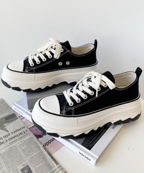 moment+（モーメントプラス）の「ボリューム厚底スニーカー（スニーカー・レディース・ベージュ/アイボリー/ブラック/ピンク/シルバー・LL/L/M/S）」の9枚目の写真