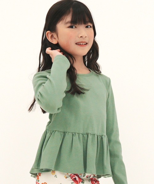 Bee des Bee(ビーデスビー)の「ペプラムトップス(Tシャツ/カットソー・キッズ・コーラルピンク/カーキオリーブ/グレイッシュベージュ/チャコール/サックスブルー/グリーン系/ライラック/ブルーグレー/ライトブルー/ブラウン・110cm/120cm/130cm/140cm/150cm/100cm)」の6枚目の写真