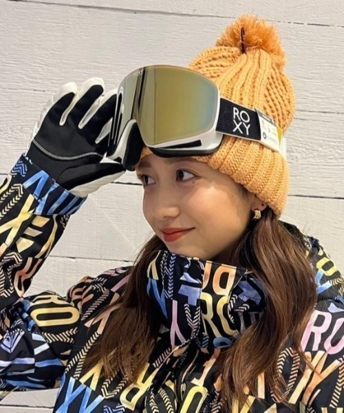 ROXY(ロキシー)の「COZY SUNDOWN/ロキシーワンポイントブランドロゴピスネーム付きビーニー(ニットキャップ/ビーニー)」 WEAR