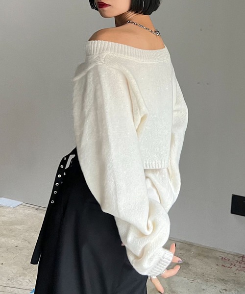 PAGEBOY（ページボーイ）の「スパンコールユルVショートプルオーバー（ニット/セーター・レディース・ブラック/オフホワイト/ネイビー・FREE）」の7枚目の写真