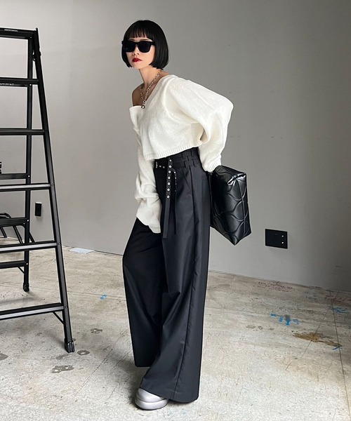 PAGEBOY（ページボーイ）の「スパンコールユルVショートプルオーバー（ニット/セーター・レディース・ブラック/オフホワイト/ネイビー・FREE）」の8枚目の写真