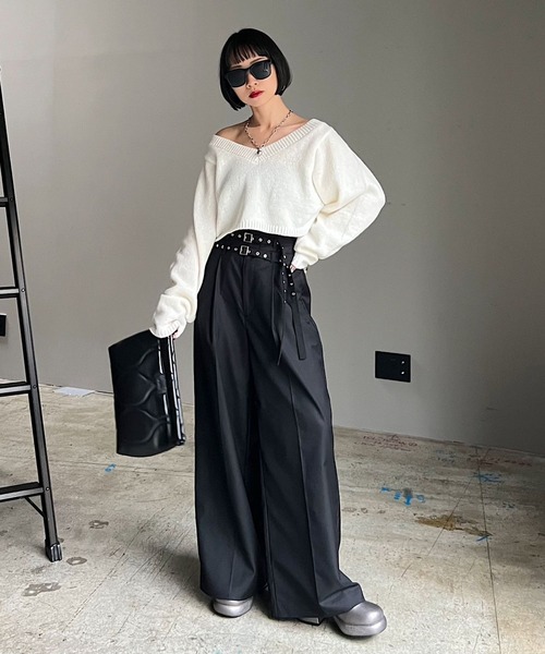 PAGEBOY（ページボーイ）の「スパンコールユルVショートプルオーバー（ニット/セーター・レディース・ブラック/オフホワイト/ネイビー・FREE）」の9枚目の写真