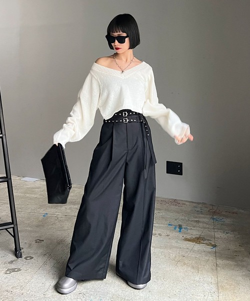 PAGEBOY（ページボーイ）の「スパンコールユルVショートプルオーバー（ニット/セーター・レディース・ブラック/オフホワイト/ネイビー・FREE）」の10枚目の写真