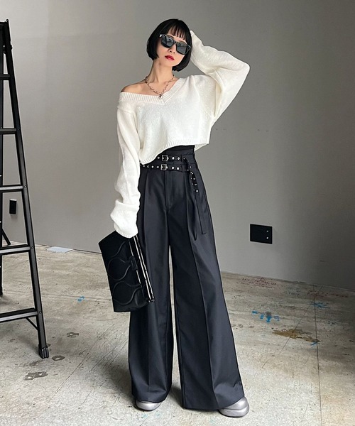 PAGEBOY（ページボーイ）の「スパンコールユルVショートプルオーバー（ニット/セーター・レディース・ブラック/オフホワイト/ネイビー・FREE）」の11枚目の写真