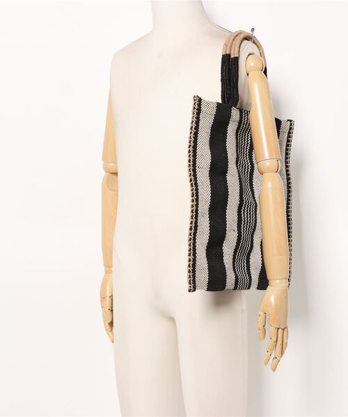 LAVEANGE(ラビアンジェ)の「TARANGO JUTE TOTE BAG/ジュート トートバッグ(トートバッグ・レディース・ブラック系その他/ブラック系その他2/オレンジ/ブルー/ブラウン系その他/ブラック系その他3・F)」の12枚目の写真