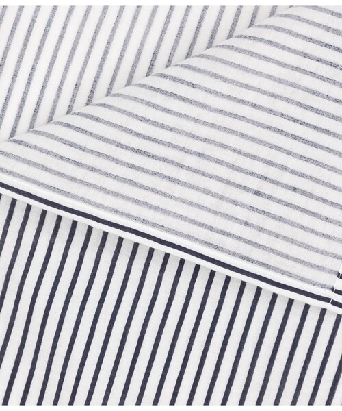 PETIT BATEAU（プチバトー）の「ダブルガーゼスワドル（おくるみ・キッズ・ホワイト×ネイビー・ONE SIZE）」の3枚目の写真