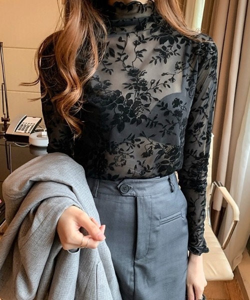 LADY LIKE(レディライク)の「フラワー柄プチハイトップス(Tシャツ/カットソー・レディース・ブラック/ホワイト・M)」の6枚目の写真