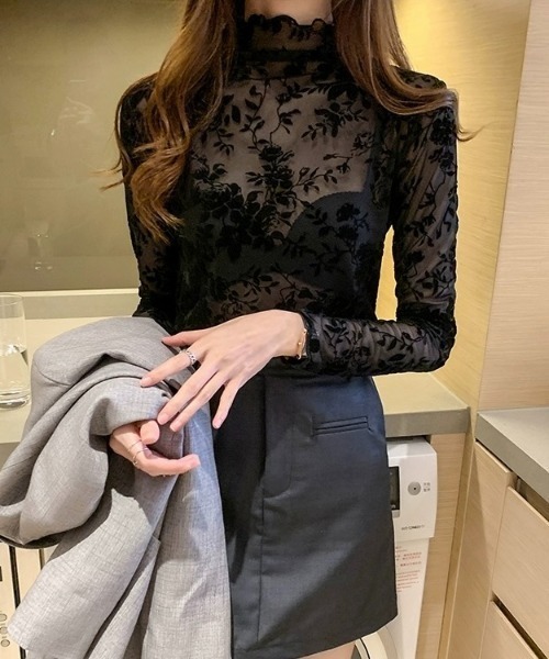 LADY LIKE(レディライク)の「フラワー柄プチハイトップス(Tシャツ/カットソー・レディース・ブラック/ホワイト・M)」の10枚目の写真