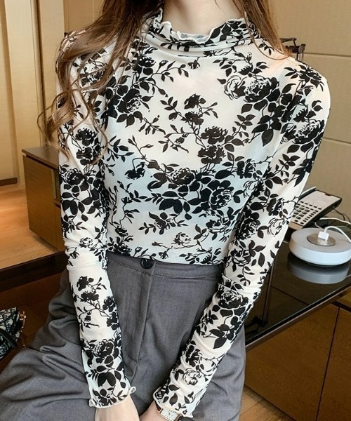 LADY LIKE(レディライク)の「フラワー柄プチハイトップス(Tシャツ/カットソー・レディース・ブラック/ホワイト・M)」の14枚目の写真
