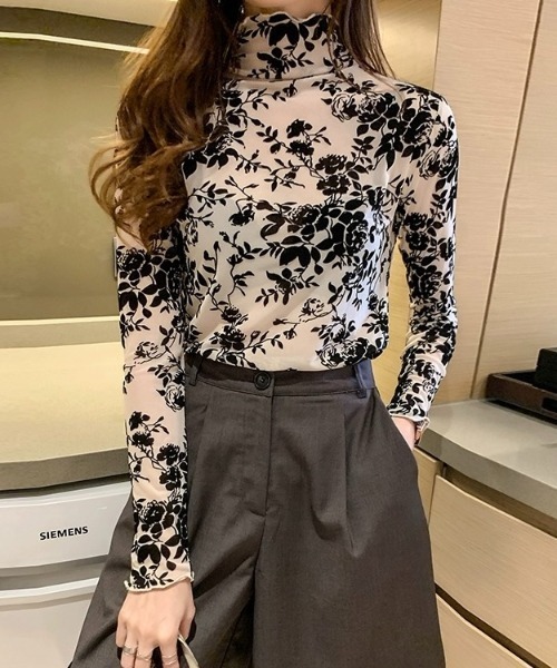 LADY LIKE(レディライク)の「フラワー柄プチハイトップス(Tシャツ/カットソー・レディース・ブラック/ホワイト・M)」の16枚目の写真