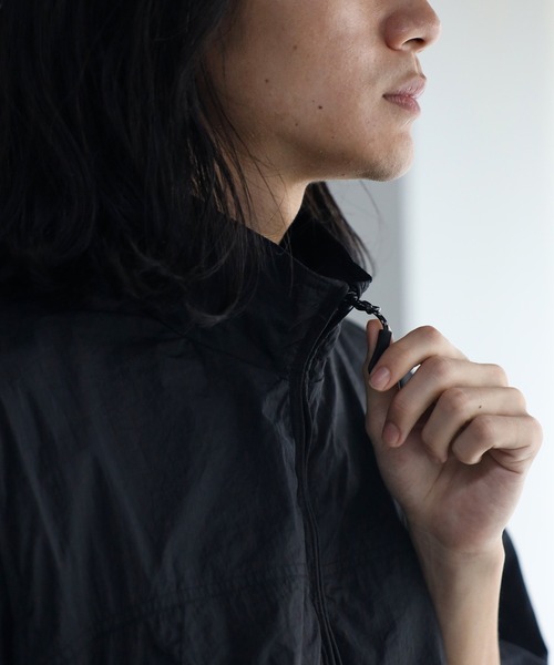 CREARE -LINO-（クレアーレリノ）の「パイピング スタンド ベスト<ユニセックス>（ベスト・メンズ・ブラック/ベージュ・L/M）」の8枚目の写真