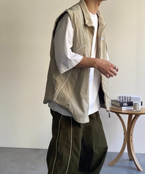 CREARE -LINO-（クレアーレリノ）の「パイピング スタンド ベスト<ユニセックス>（ベスト・メンズ・ブラック/ベージュ・L/M）」の22枚目の写真