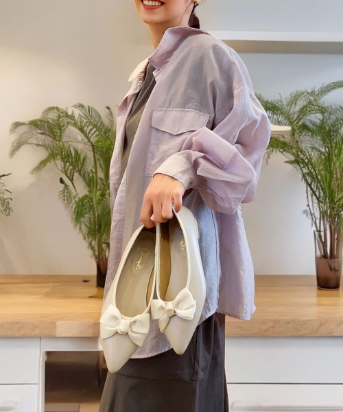 Sugar Sugar（シュガーシュガー）の「【SUGAR SUGARシュガーシュガー】ポインテッドリボンフラットパンプス（パンプス・レディース・アイボリー/ブラック/ブラック系その他・S/M/L/LL）」の2枚目の写真