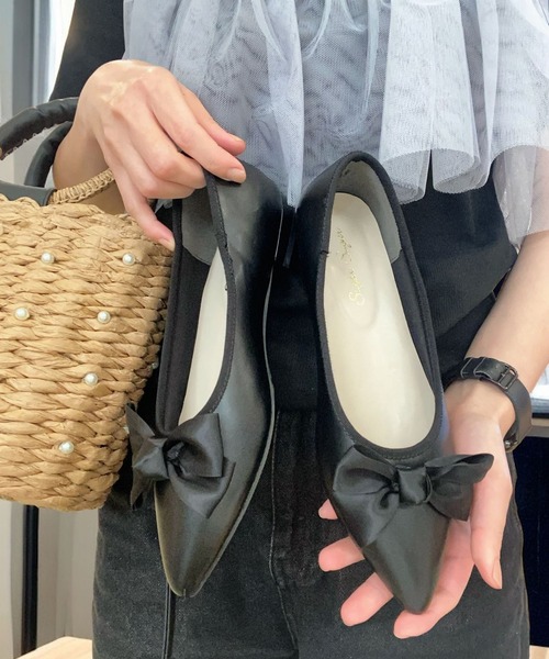 Sugar Sugar（シュガーシュガー）の「【SUGAR SUGARシュガーシュガー】ポインテッドリボンフラットパンプス（パンプス・レディース・アイボリー/ブラック/ブラック系その他・S/M/L/LL）」の3枚目の写真