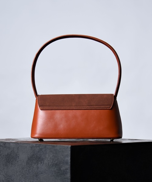 folka（フォルカ）の「3-1E12 バックルトラビゾイド ハンドバッグ ワンハンドル バッグ（ハンドバッグ・レディース・ブラック/ブラウン/ブルー/アイボリー・ONESIZE）」の12枚目の写真