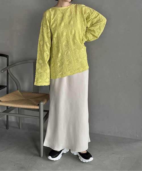 LEPSIM（レプシィム）の「ソウレースプルオーバー　108091（Tシャツ/カットソー・レディース・ブラック/イエロー/オフホワイト/レッド・FREE）」の19枚目の写真